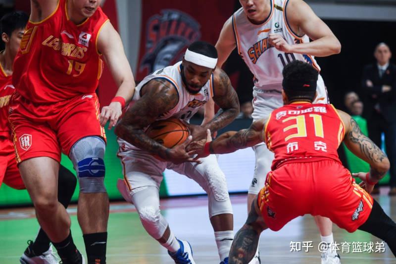 亚博体育app官网-风云突变！深圳男篮集结日临场应变，欧联版图或变，压力陡增，控场能力受关注